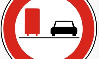 zakaz predjizdeni kamionů menši