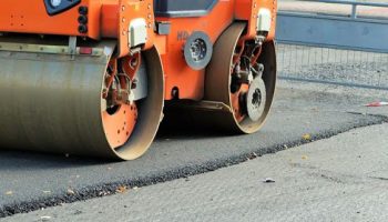 oprava povrchu vozovky dálnice D35 na 127. km ve směru na EXIT Opatovice n. Labem