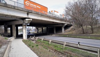 D5-001 pohled ul. Pražská od Chrášťan