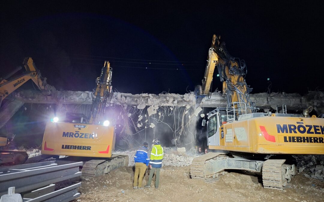 Demolujeme nevyhovující nadjezd na dálnici D1 u Řehořova
